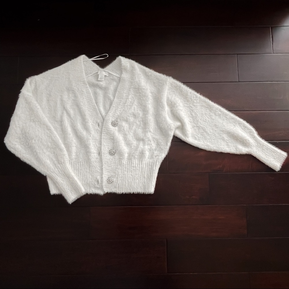 H&M • White V-neck Cardigan